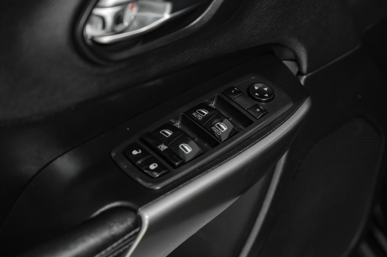 2019 Jeep Cherokee LATITUDE PLUS BLIND SPOT ASSIST REAR CAMERA KEYLESS STRAT BLUETOOTH POWER DRIVER SEAT Carrollton TX