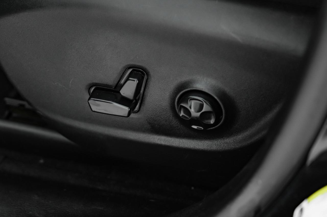 2019 Jeep Cherokee LATITUDE PLUS BLIND SPOT ASSIST REAR CAMERA KEYLESS STRAT BLUETOOTH POWER DRIVER SEAT Carrollton TX