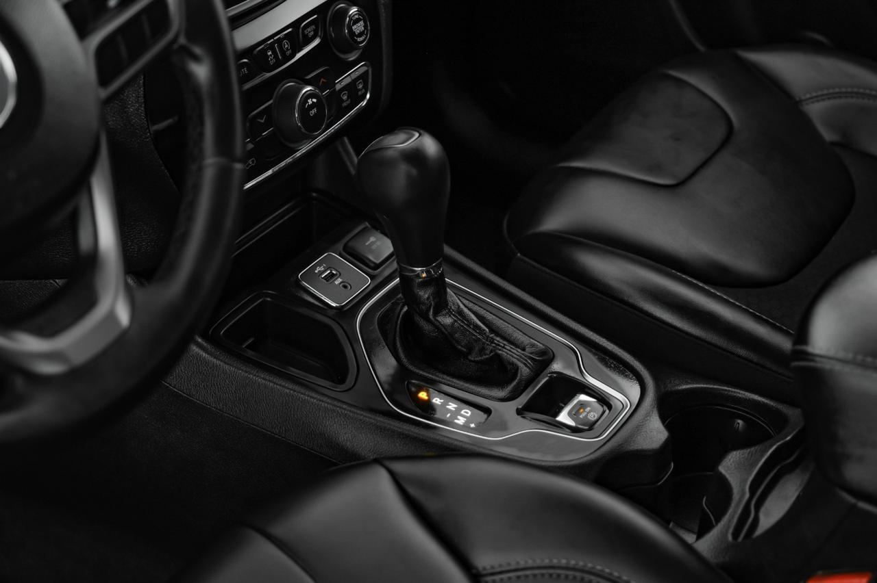 2019 Jeep Cherokee LATITUDE PLUS BLIND SPOT ASSIST REAR CAMERA KEYLESS STRAT BLUETOOTH POWER DRIVER SEAT Carrollton TX