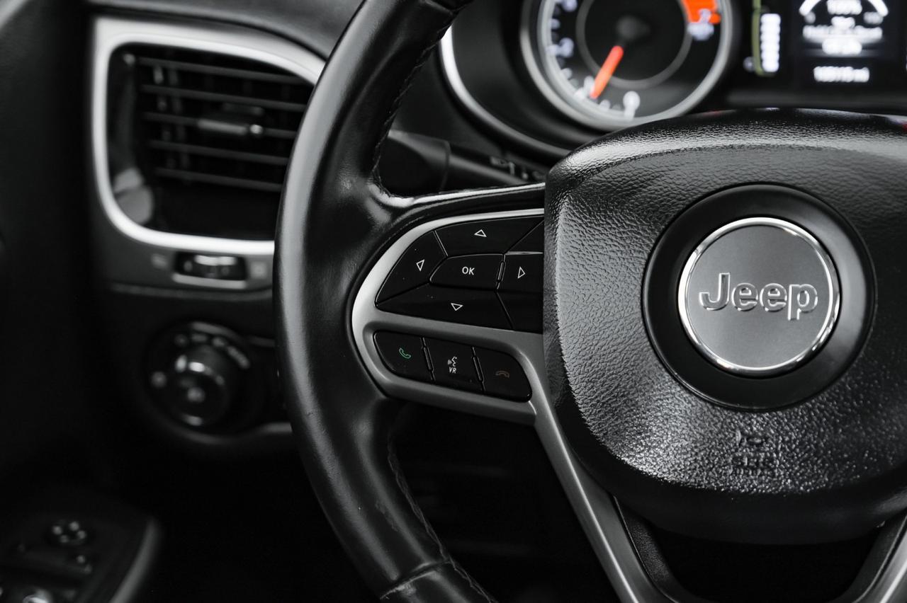 2019 Jeep Cherokee LATITUDE PLUS BLIND SPOT ASSIST REAR CAMERA KEYLESS STRAT BLUETOOTH POWER DRIVER SEAT Carrollton TX