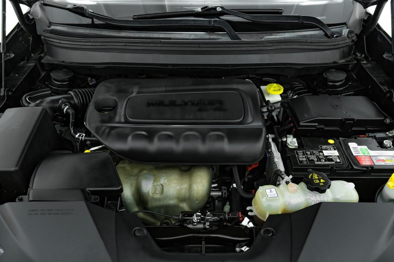 2019 Jeep Cherokee LATITUDE PLUS BLIND SPOT ASSIST REAR CAMERA KEYLESS STRAT BLUETOOTH POWER DRIVER SEAT Carrollton TX