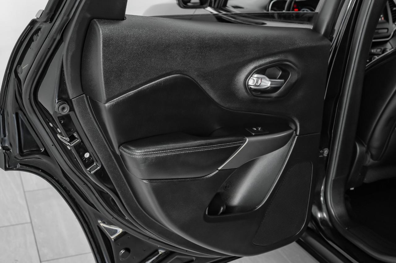 2019 Jeep Cherokee LATITUDE PLUS BLIND SPOT ASSIST REAR CAMERA KEYLESS STRAT BLUETOOTH POWER DRIVER SEAT Carrollton TX