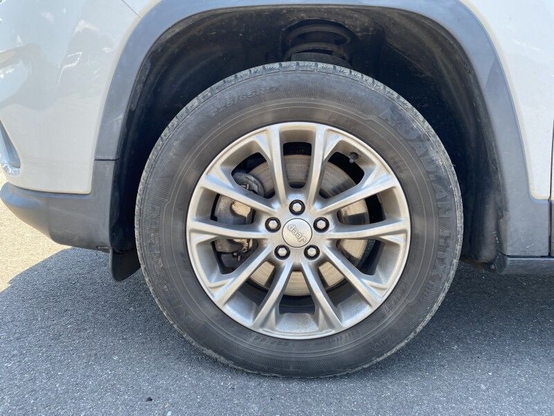 2019 Jeep Cherokee Latitude Plus Bristol  PA