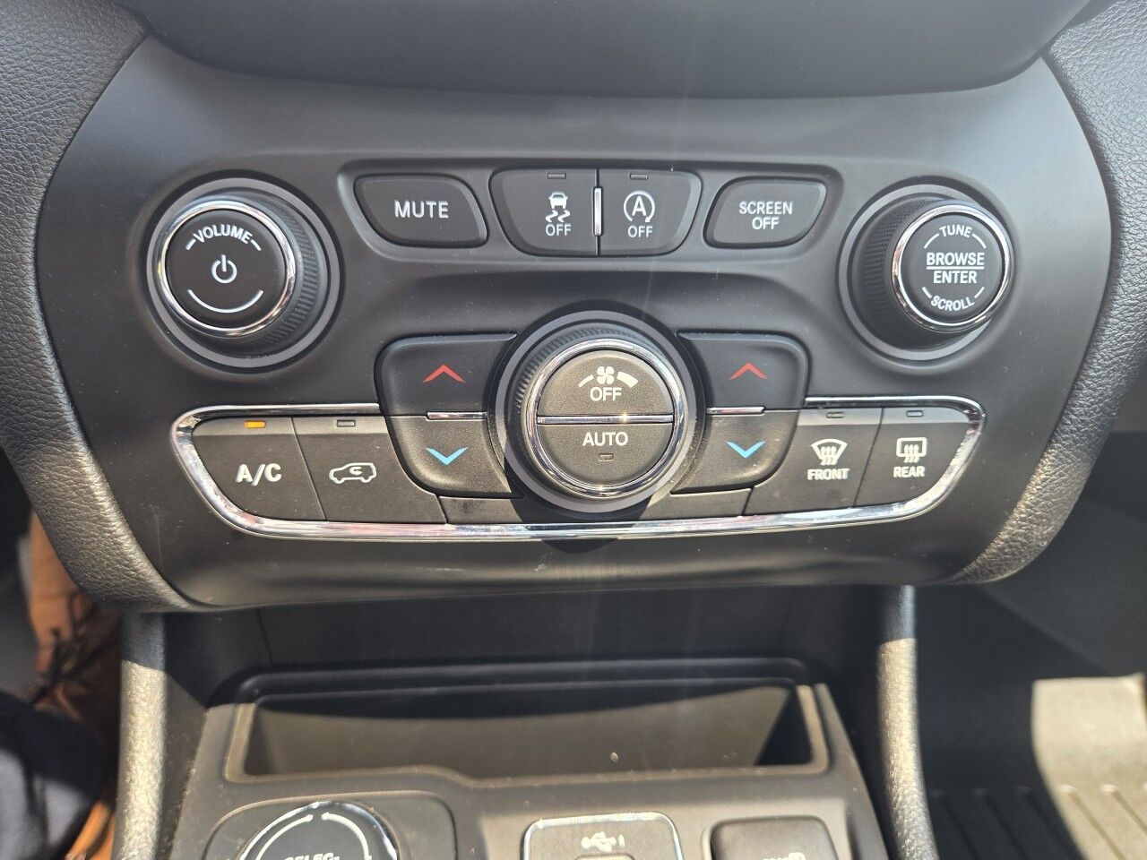 2019 Jeep Cherokee Latitude Plus Charlton MA