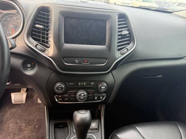 2019 Jeep Cherokee Latitude Plus FWD Mesa AZ