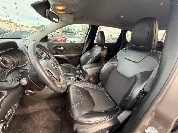 2019 Jeep Cherokee Latitude Plus FWD Mesa AZ