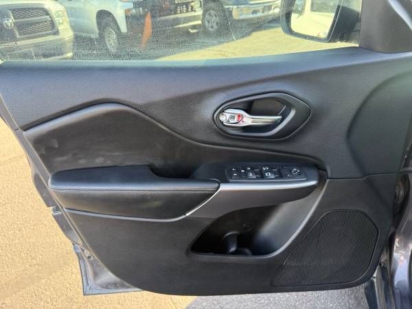 2019 Jeep Cherokee Latitude Plus FWD Mesa AZ