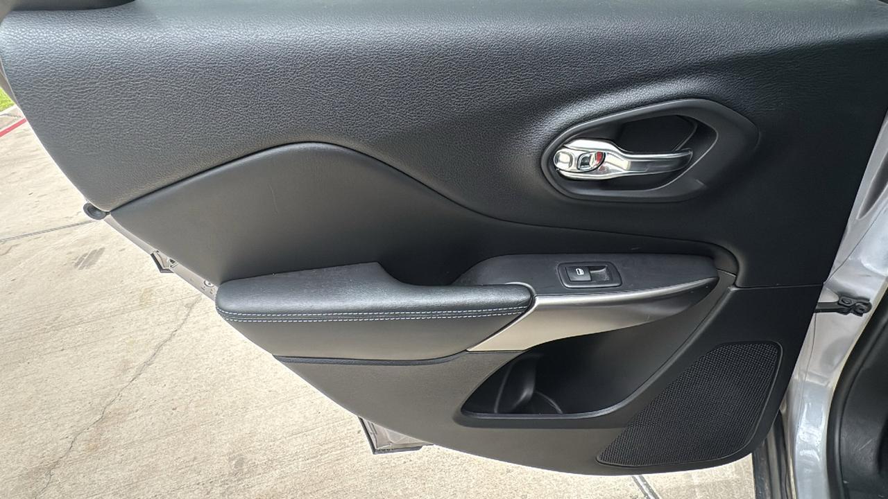 2019 Jeep Cherokee Latitude Plus  Selma TX
