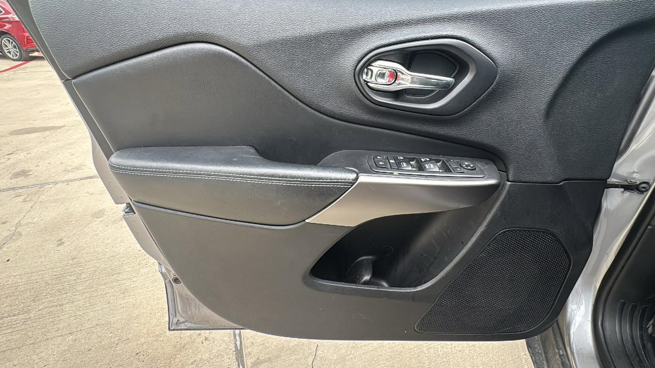 2019 Jeep Cherokee Latitude Plus  Selma TX