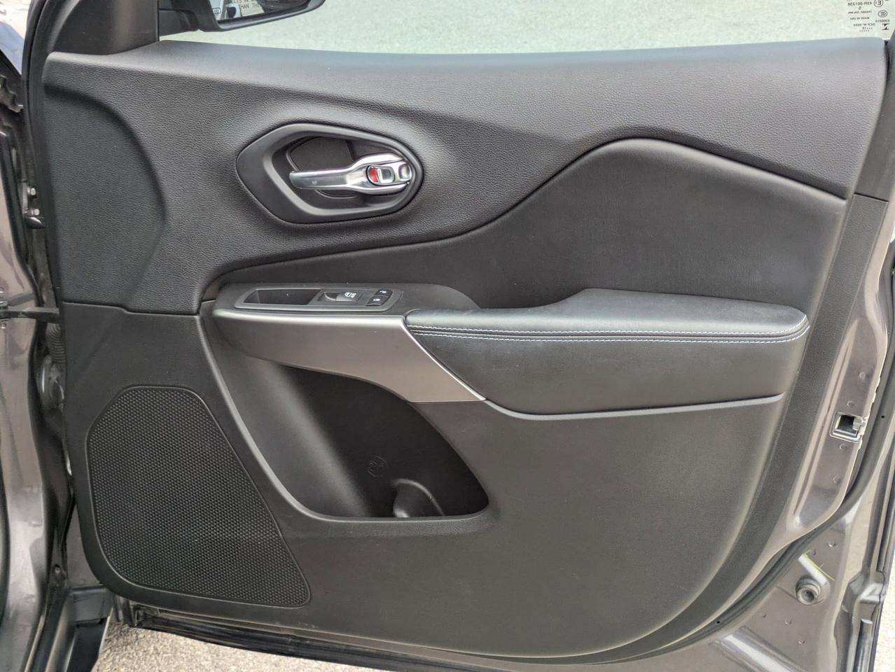 2019 Jeep Cherokee Latitude Plus Castroville TX