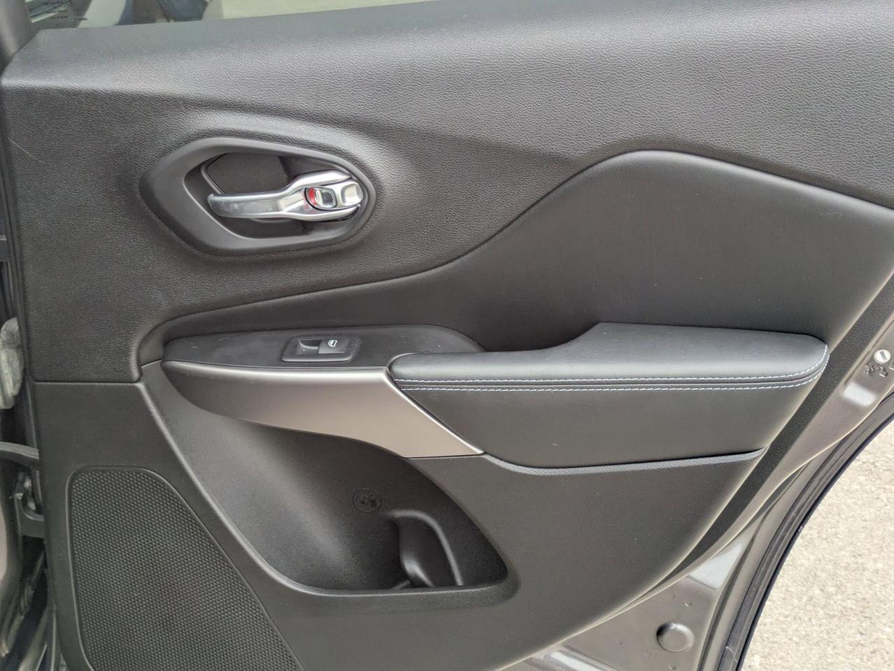 2019 Jeep Cherokee Latitude Plus Castroville TX