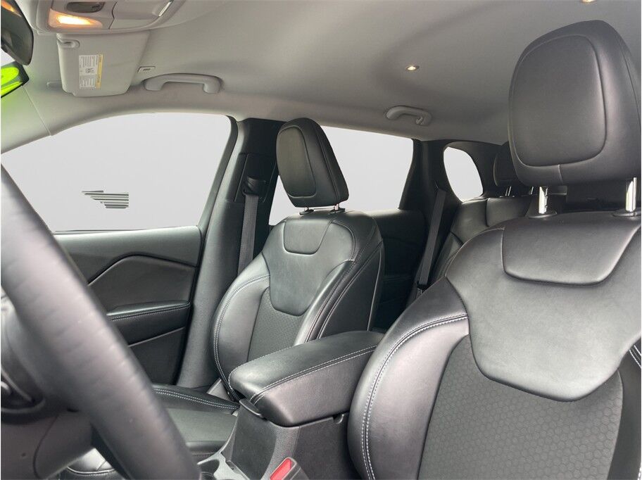 2019 Jeep Cherokee Latitude Plus Sport Utility 4D Port Orchard WA
