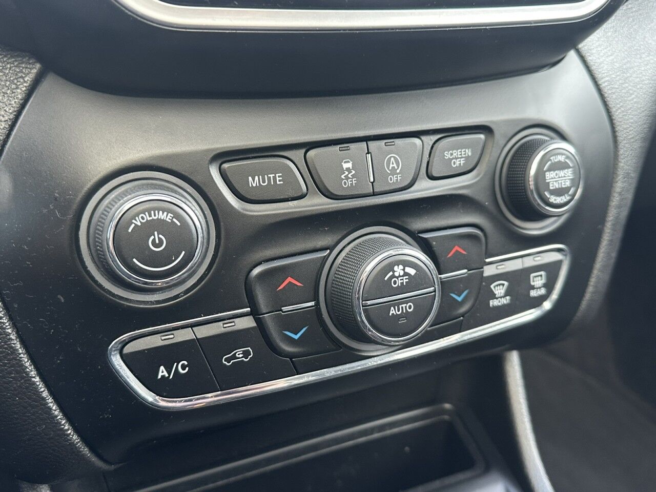 2019 Jeep Cherokee Limited Charlton MA