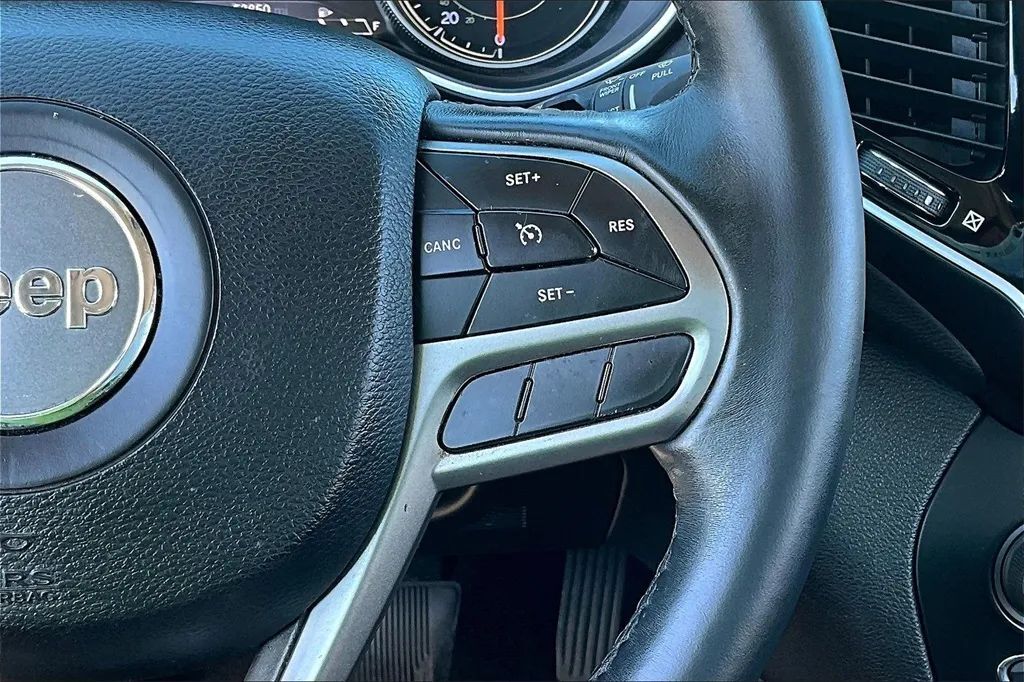 2019 Jeep Cherokee Limited Sport Utility 4D Maitland FL