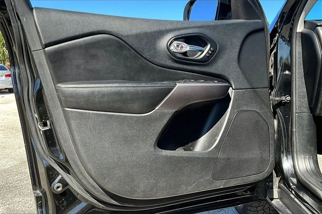 2019 Jeep Cherokee Limited Sport Utility 4D Maitland FL