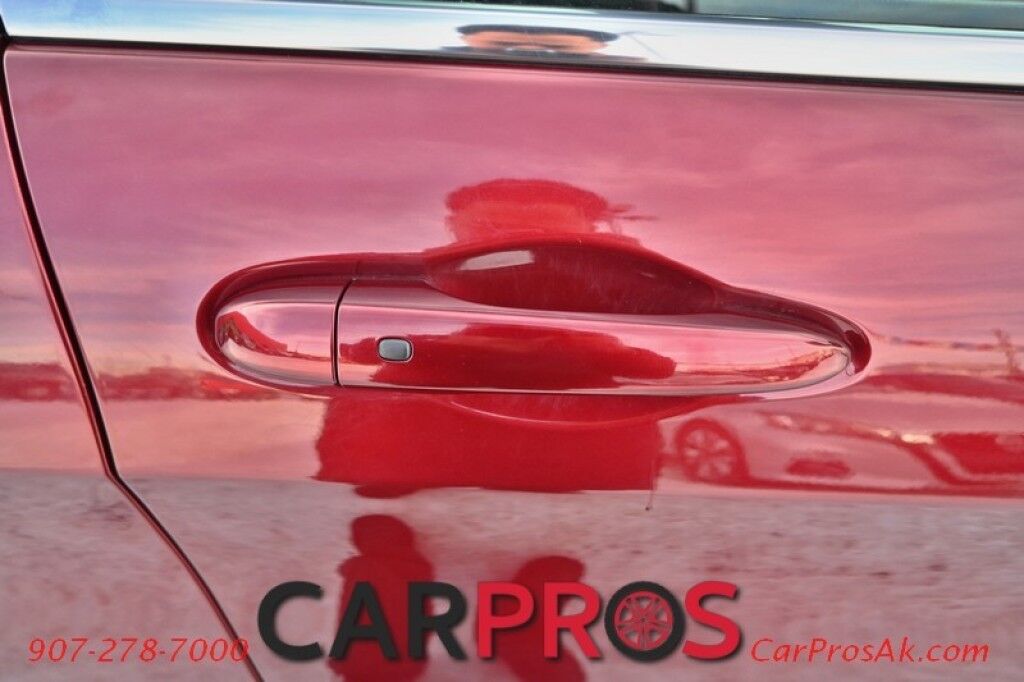 2019 Jeep Cherokee Overland - 4X4 - Technology Pkg - Heated & Cooled Leather Seats - Heated Steering Wheel - 2nd Row Heated Seats - Remote Start - Apple CarPlay - Android Auto - Adapative Cruise Control - Panoramic Sunroof - Tow Pkg Anchorage AK