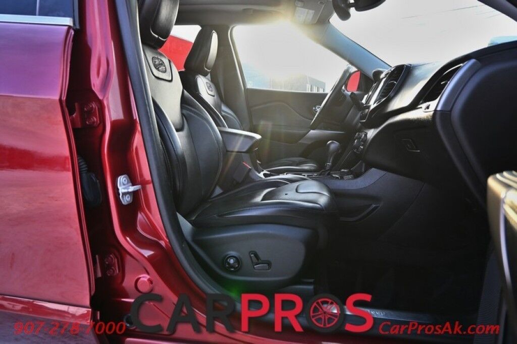 2019 Jeep Cherokee Overland - 4X4 - Technology Pkg - Heated & Cooled Leather Seats - Heated Steering Wheel - 2nd Row Heated Seats - Remote Start - Apple CarPlay - Android Auto - Adapative Cruise Control - Panoramic Sunroof - Tow Pkg Anchorage AK