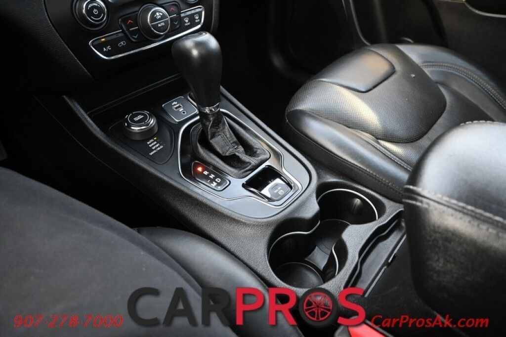 2019 Jeep Cherokee Overland - 4X4 - Technology Pkg - Heated & Cooled Leather Seats - Heated Steering Wheel - 2nd Row Heated Seats - Remote Start - Apple CarPlay - Android Auto - Adapative Cruise Control - Panoramic Sunroof - Tow Pkg Anchorage AK