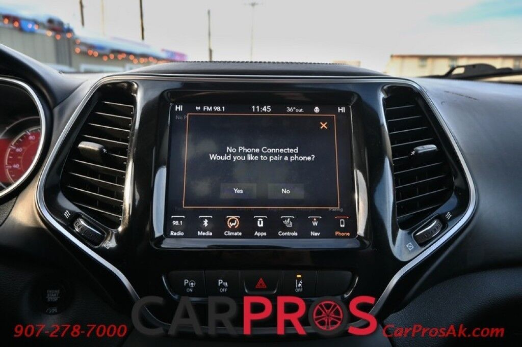 2019 Jeep Cherokee Overland - 4X4 - Technology Pkg - Heated & Cooled Leather Seats - Heated Steering Wheel - 2nd Row Heated Seats - Remote Start - Apple CarPlay - Android Auto - Adapative Cruise Control - Panoramic Sunroof - Tow Pkg Anchorage AK