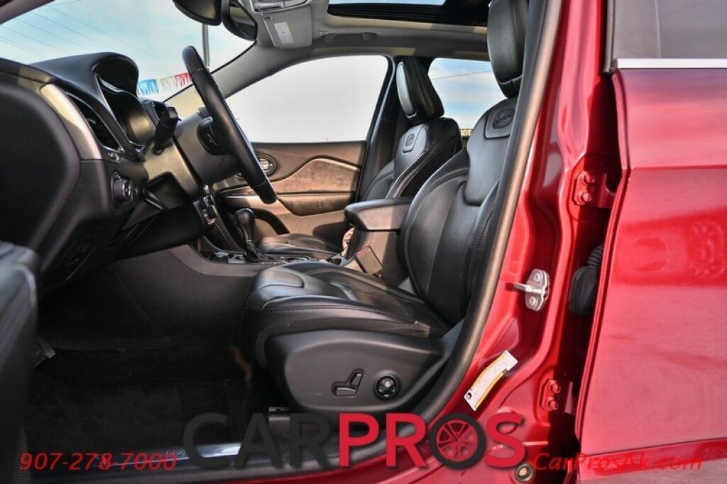 2019 Jeep Cherokee Overland - 4X4 - Technology Pkg - Heated & Cooled Leather Seats - Heated Steering Wheel - 2nd Row Heated Seats - Remote Start - Apple CarPlay - Android Auto - Adapative Cruise Control - Panoramic Sunroof - Tow Pkg Anchorage AK