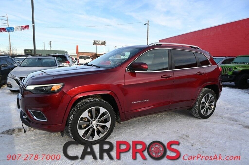 2019 Jeep Cherokee Overland - 4X4 - Technology Pkg - Heated & Cooled Leather Seats - Heated Steering Wheel - 2nd Row Heated Seats - Remote Start - Apple CarPlay - Android Auto - Adapative Cruise Control - Panoramic Sunroof - Tow Pkg