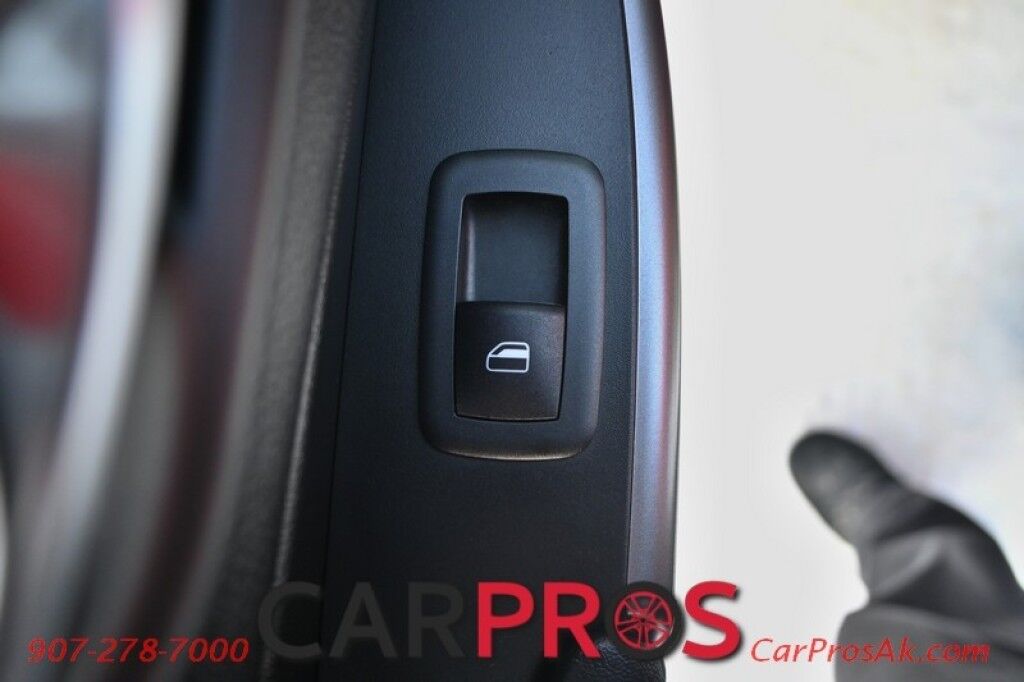 2019 Jeep Cherokee Overland - 4X4 - Technology Pkg - Heated & Cooled Leather Seats - Heated Steering Wheel - 2nd Row Heated Seats - Remote Start - Apple CarPlay - Android Auto - Adapative Cruise Control - Panoramic Sunroof - Tow Pkg Anchorage AK