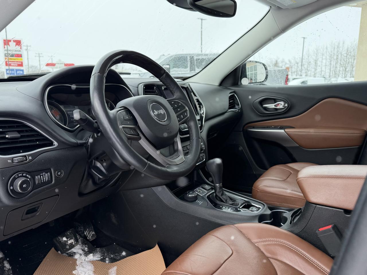 2019 Jeep Cherokee Overland 4x4 | V6 Pentastar | Leather | Heated Vented Seats | Pano Sunroof | NAV | Remote Start Redwater AB