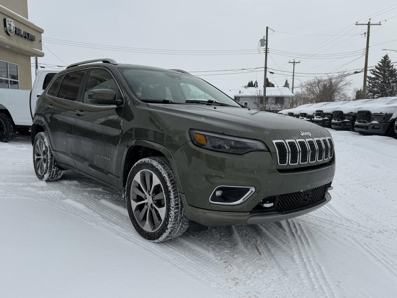 2019 Jeep Cherokee Overland 4x4 | V6 Pentastar | Leather | Heated Vented Seats | Pano Sunroof | NAV | Remote Start Redwater AB