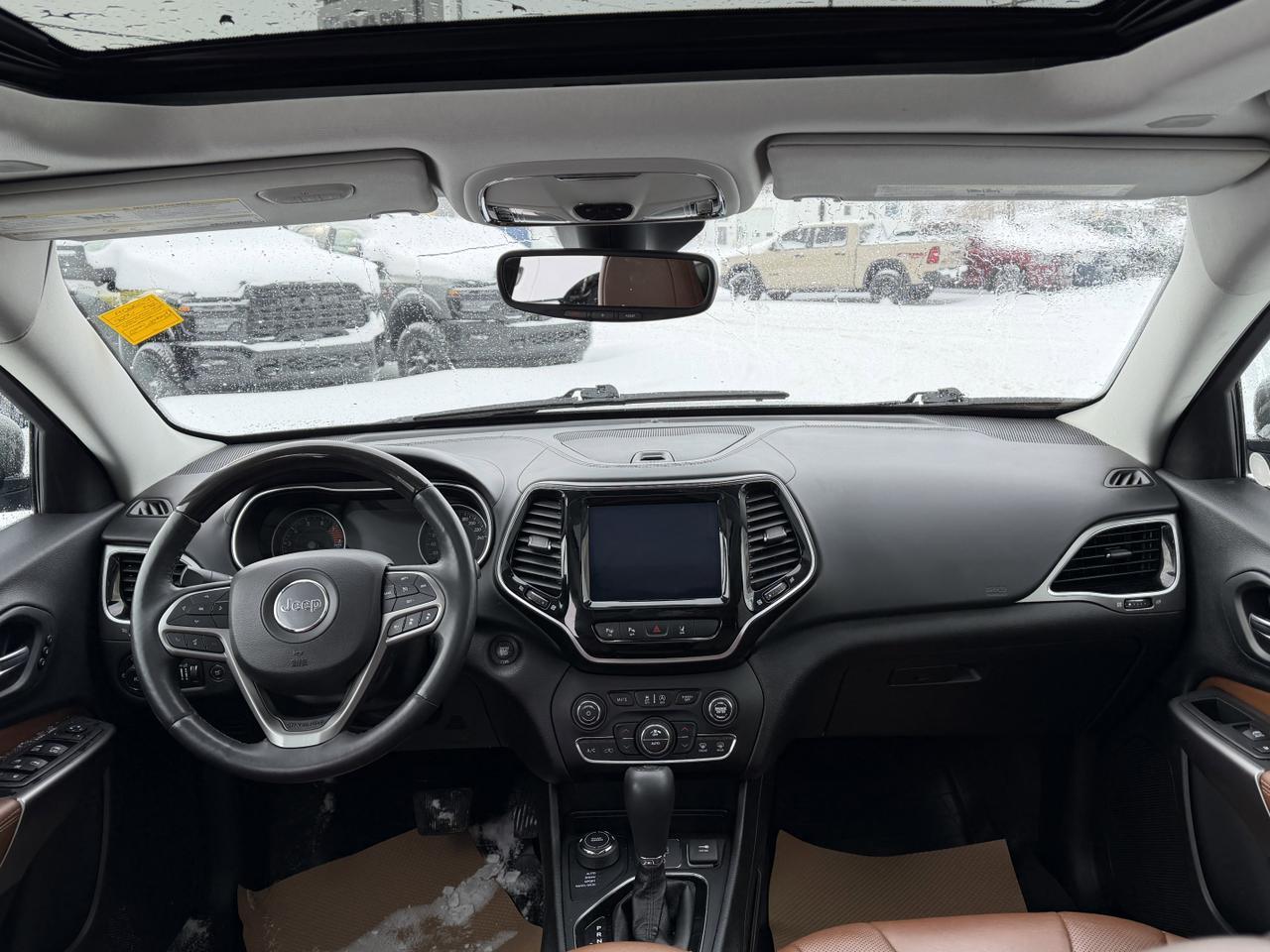 2019 Jeep Cherokee Overland 4x4 | V6 Pentastar | Leather | Heated Vented Seats | Pano Sunroof | NAV | Remote Start Redwater AB