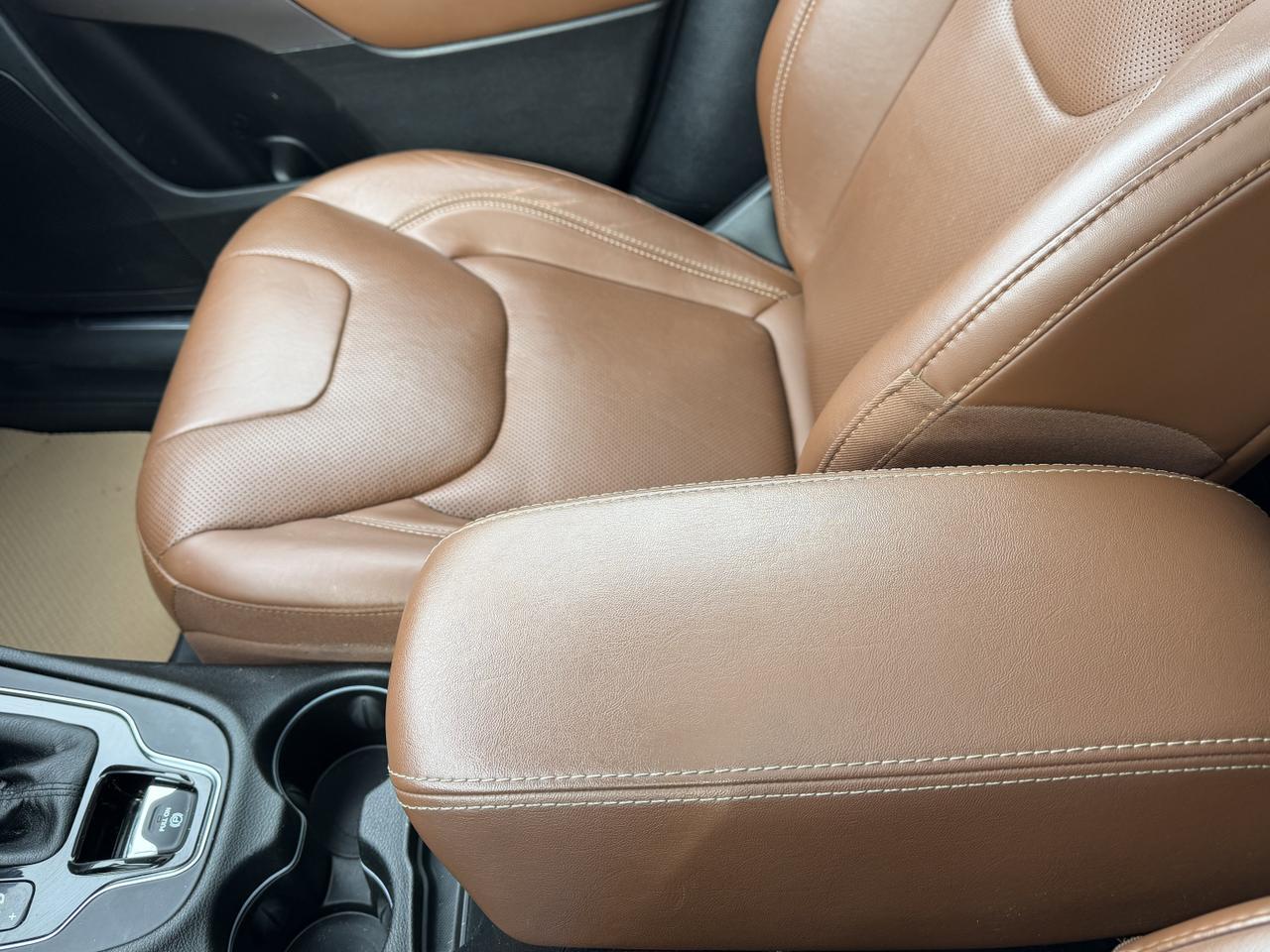 2019 Jeep Cherokee Overland 4x4 | V6 Pentastar | Leather | Heated Vented Seats | Pano Sunroof | NAV | Remote Start Redwater AB