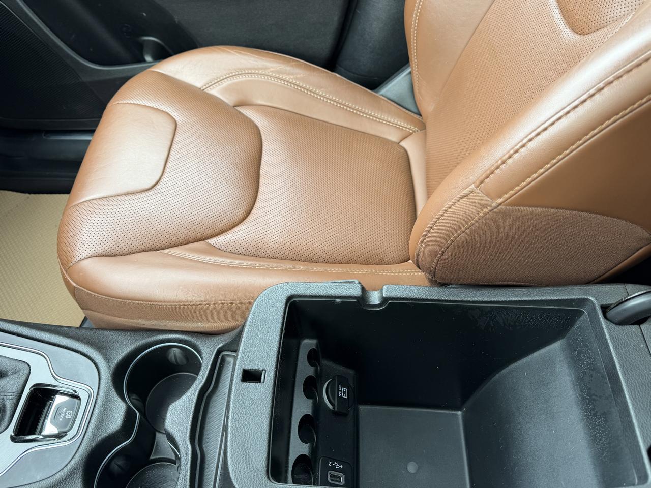 2019 Jeep Cherokee Overland 4x4 | V6 Pentastar | Leather | Heated Vented Seats | Pano Sunroof | NAV | Remote Start Redwater AB