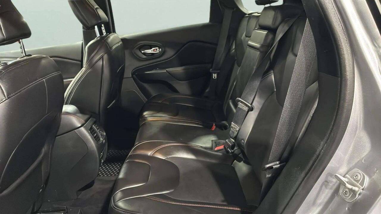 2019 Jeep Cherokee Trailhawk 4x4 4dr SUV Lake Orion MI