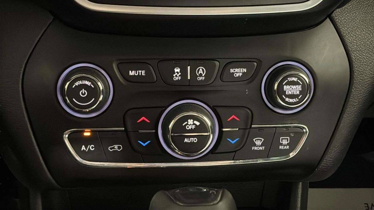 2019 Jeep Cherokee Trailhawk photo 22