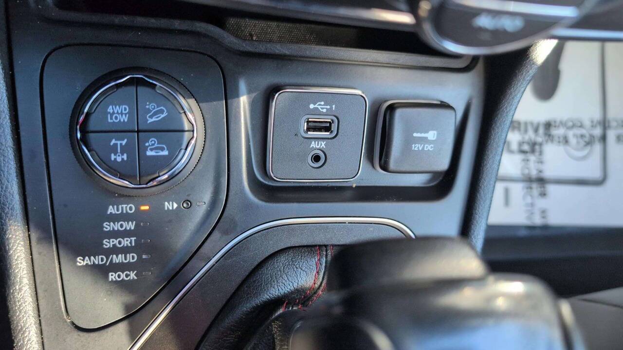 2019 Jeep Cherokee Trailhawk 4x4 4dr SUV Lake Orion MI