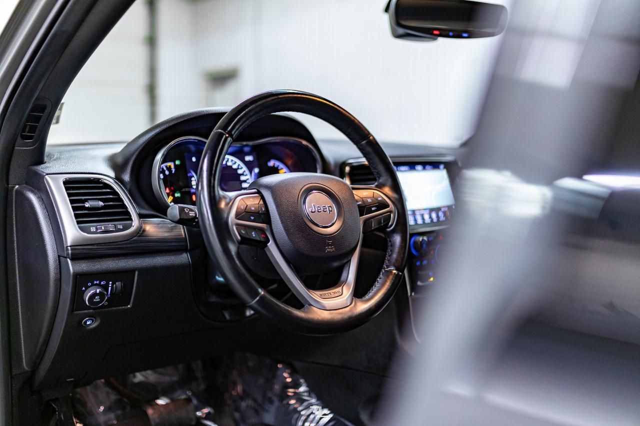 2019 Jeep Grand Cherokee 4x4 Altitude Leather Roof Nav BCam Red Deer AB