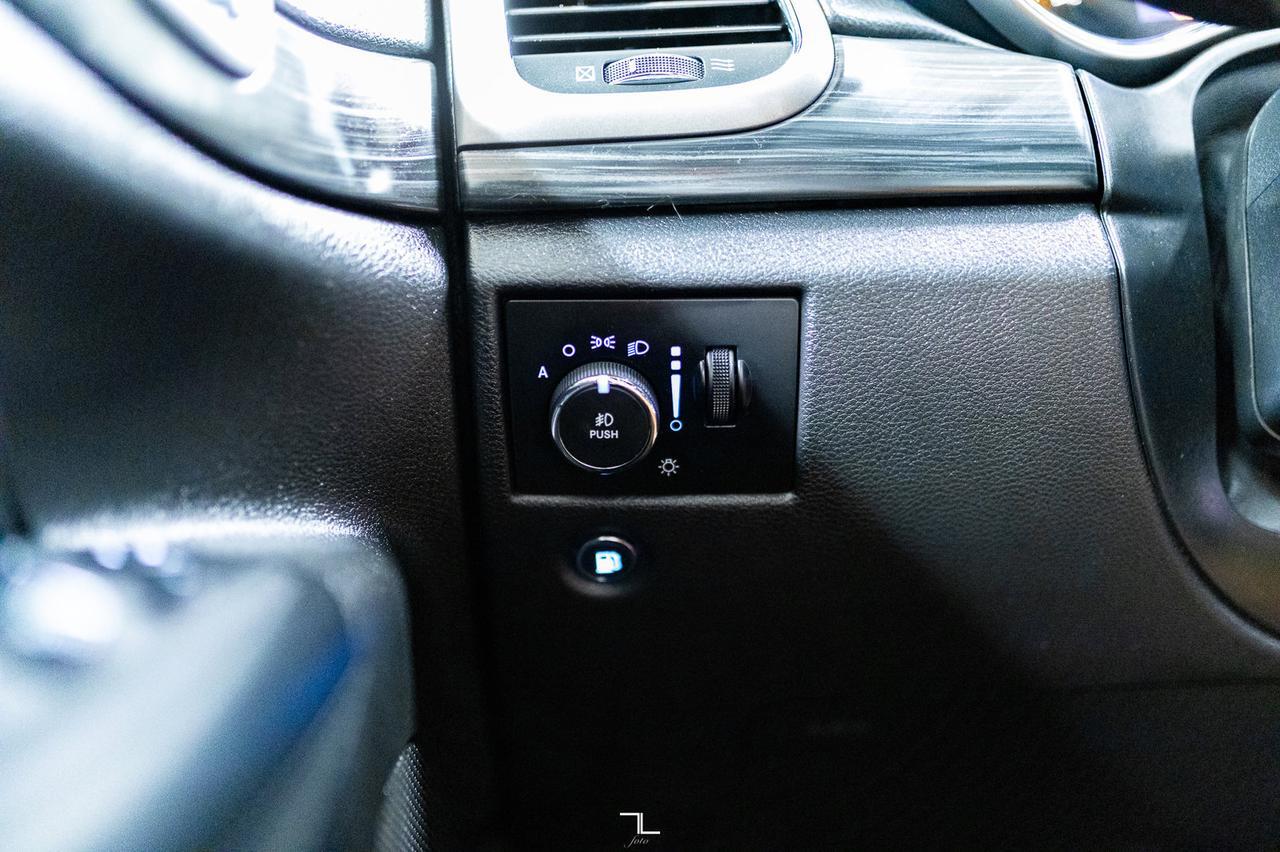 2019 Jeep Grand Cherokee 4x4 Altitude Leather Roof Nav BCam Red Deer AB