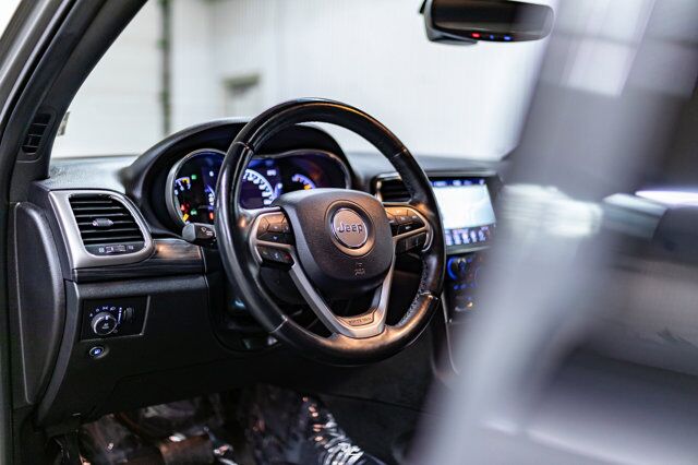 2019 Jeep Grand Cherokee 4x4 Altitude Leather Roof Nav BCam Red Deer AB