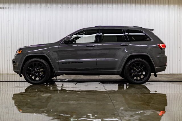 2019 Jeep Grand Cherokee 4x4 Altitude Leather Roof Nav BCam Red Deer AB
