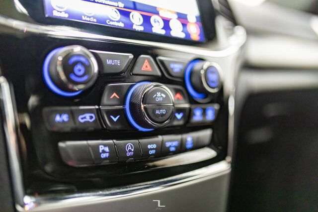 2019 Jeep Grand Cherokee 4x4 Altitude Leather Roof Nav BCam Red Deer AB