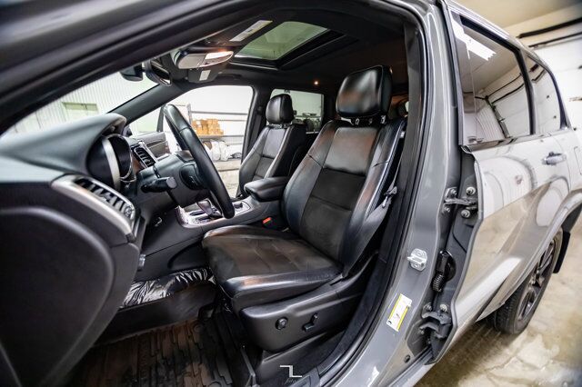 2019 Jeep Grand Cherokee 4x4 Altitude Leather Roof Nav BCam Red Deer AB