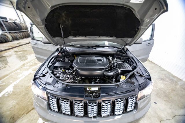 2019 Jeep Grand Cherokee 4x4 Altitude Leather Roof Nav BCam Red Deer AB