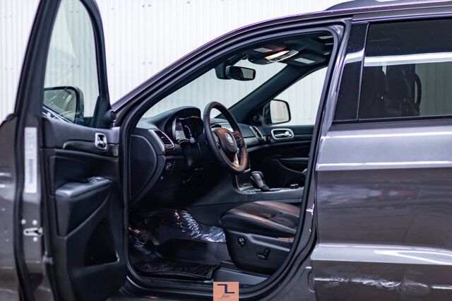 2019 Jeep Grand Cherokee 4x4 Altitude Leather Roof Nav BCam Red Deer AB