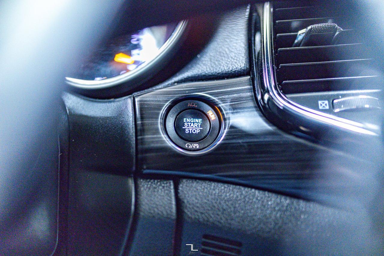 2019 Jeep Grand Cherokee 4x4 Altitude Leather Roof Nav BCam Red Deer AB