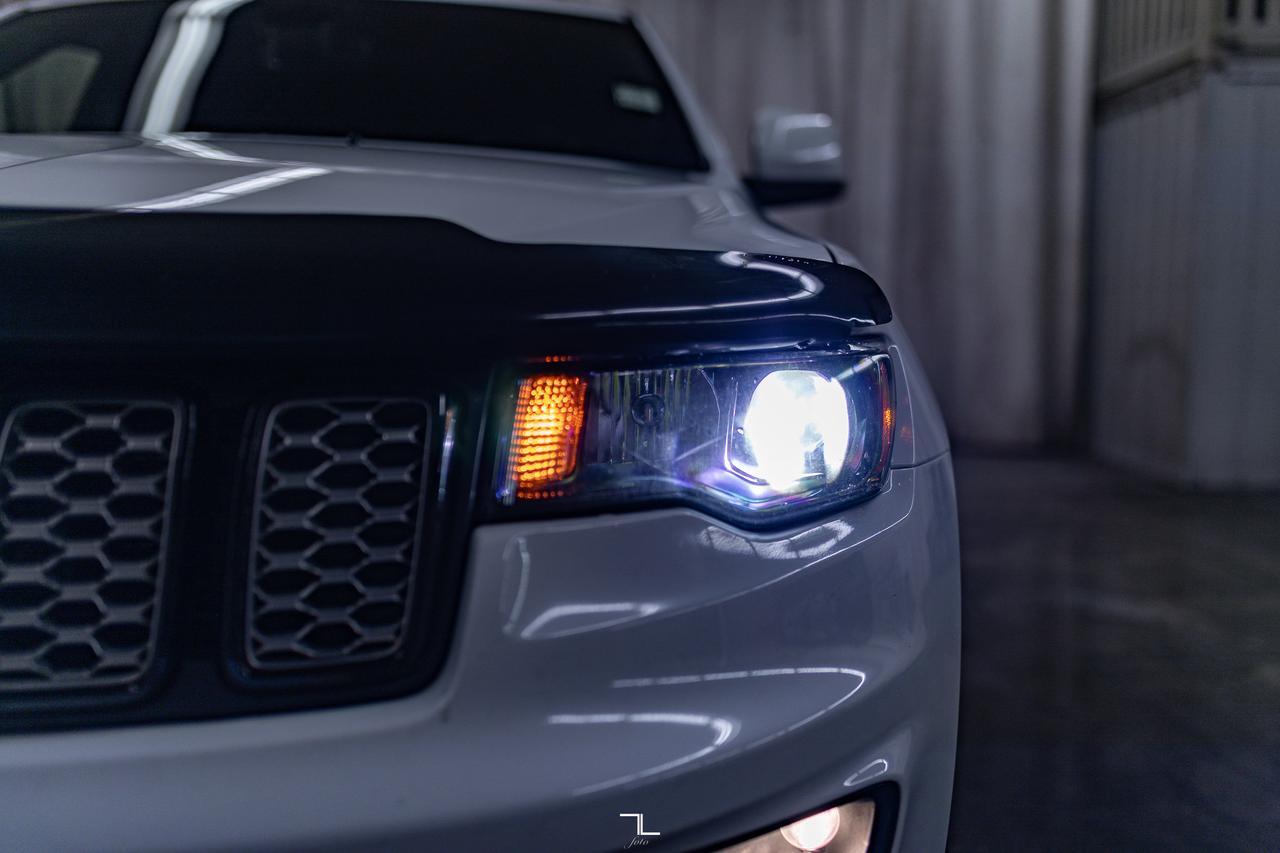 2019 Jeep Grand Cherokee 4x4 Altitude Leather Roof Nav BCam Red Deer AB