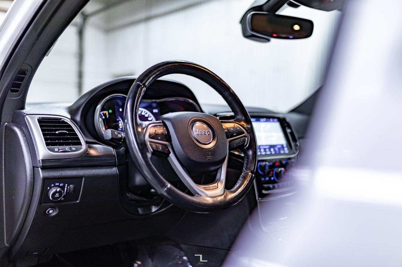 2019 Jeep Grand Cherokee 4x4 Altitude Leather Roof Nav BCam Red Deer AB