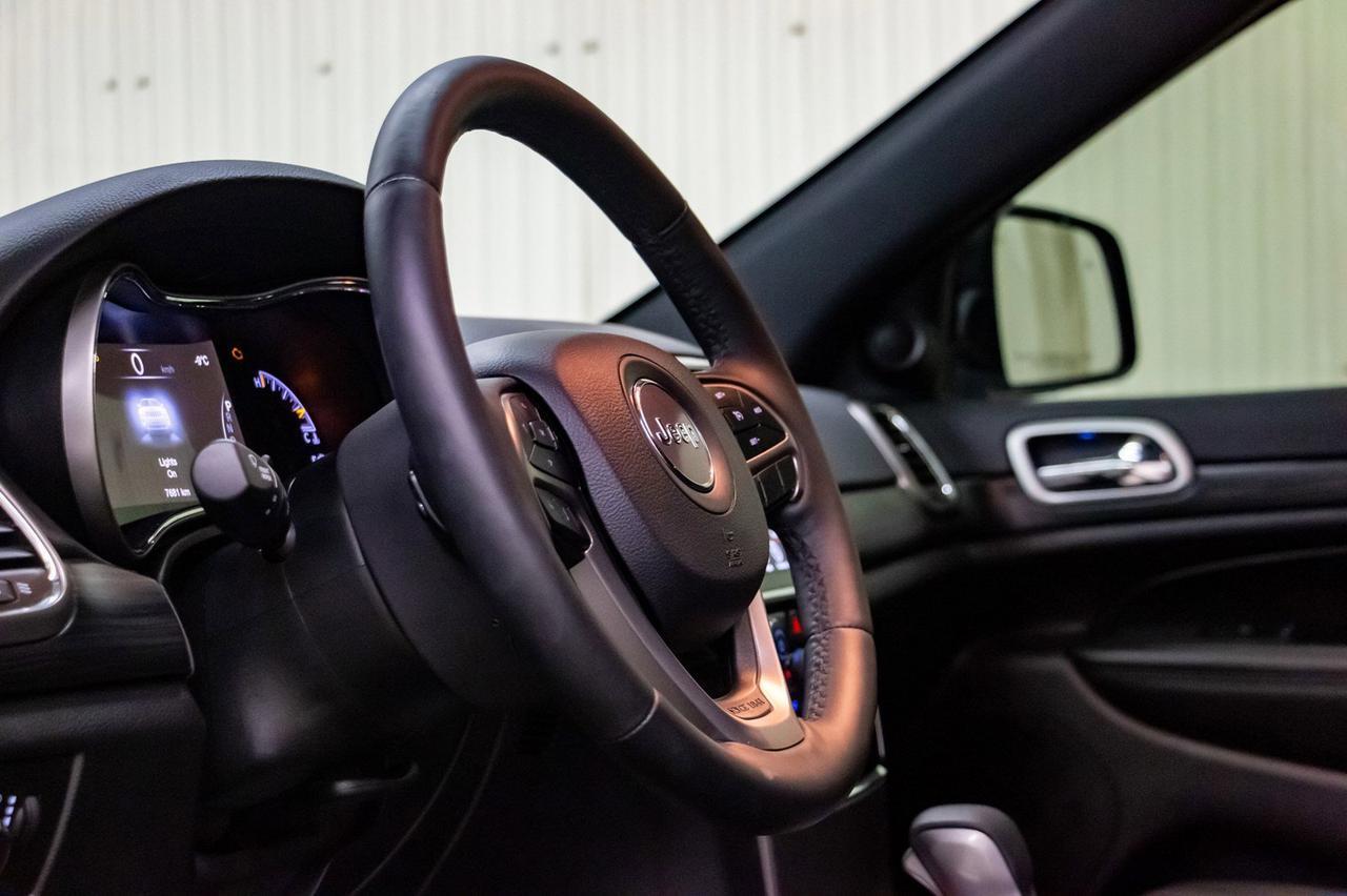 2019 Jeep Grand Cherokee 4x4 Altitude Leather Roof Nav Red Deer AB