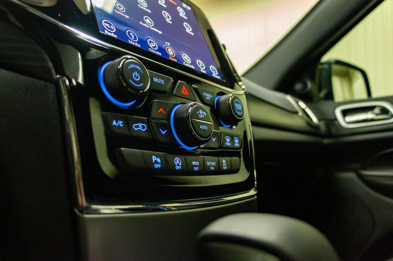 2019 Jeep Grand Cherokee 4x4 Altitude Leather Roof Nav Red Deer AB