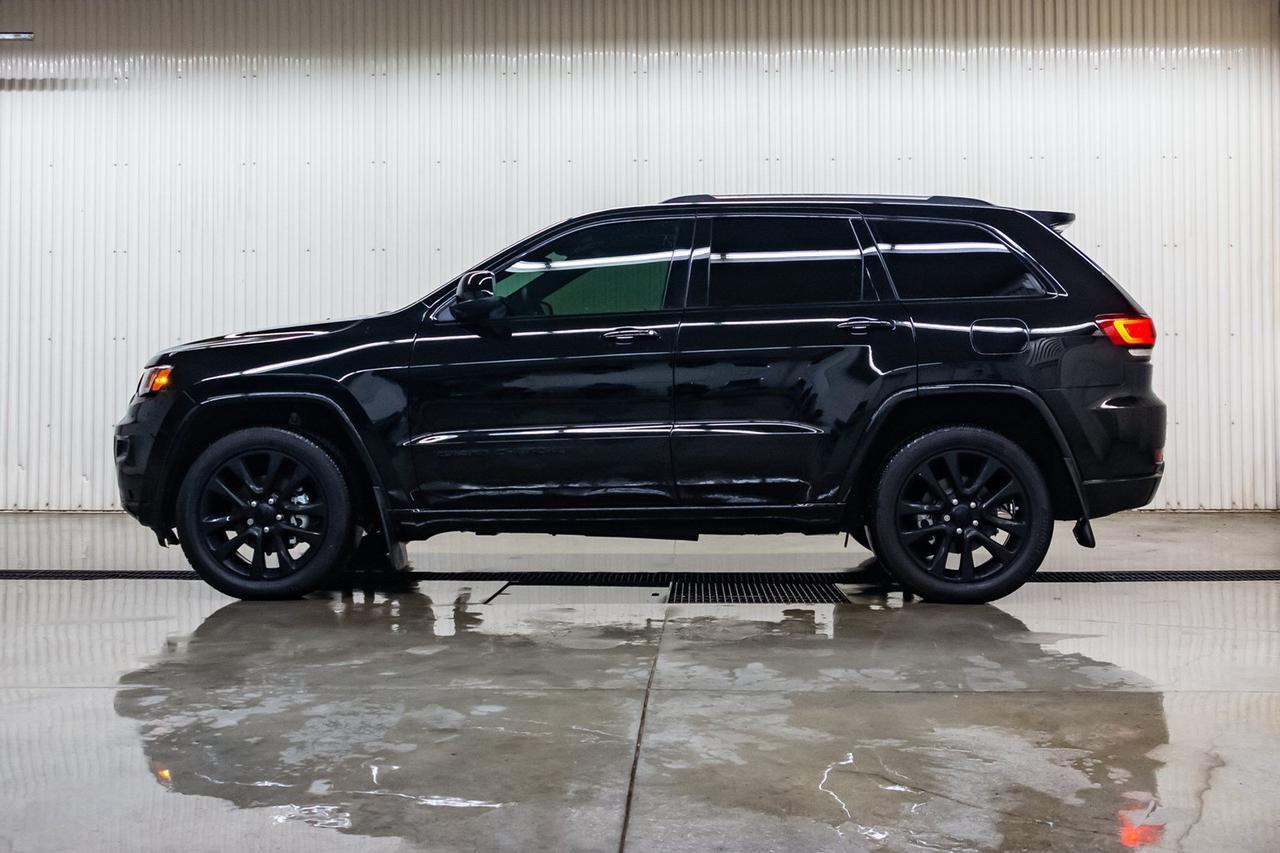 2019 Jeep Grand Cherokee 4x4 Altitude Leather Roof Nav Red Deer AB