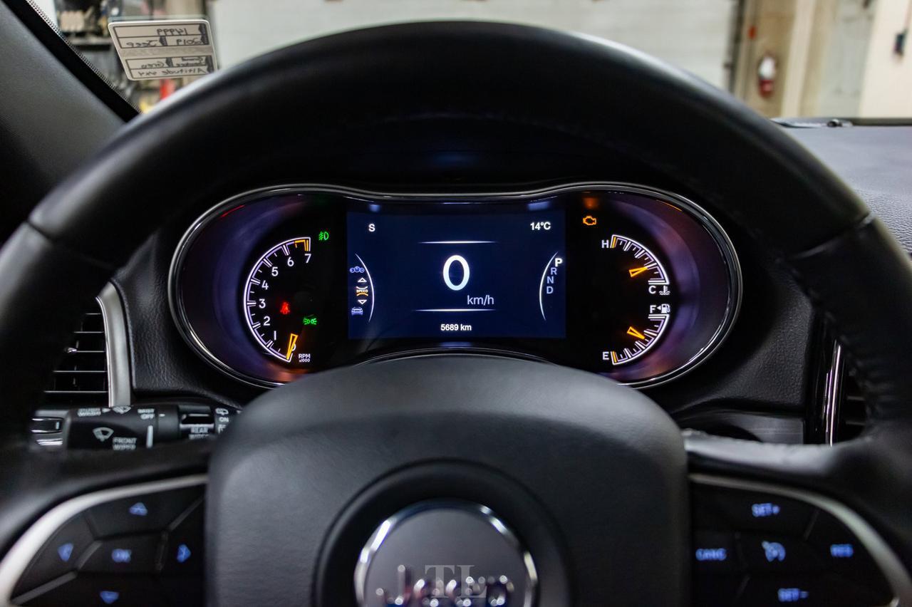 2019 Jeep Grand Cherokee 4x4 Laredo Altitude Leather Roof Nav BCam Red Deer AB