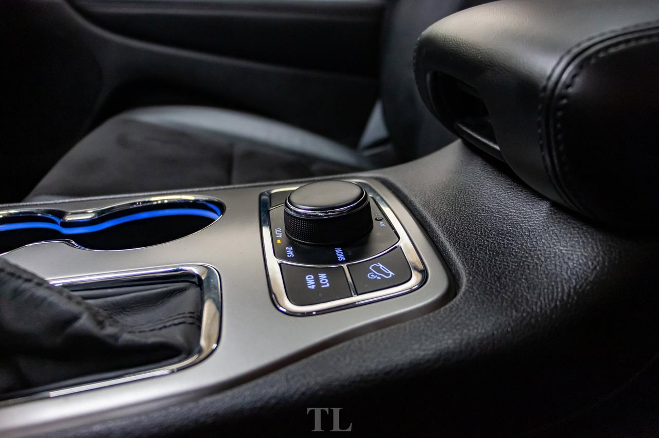 2019 Jeep Grand Cherokee 4x4 Laredo Altitude Leather Roof Nav BCam Red Deer AB